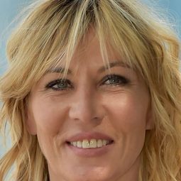 Mathilde Seigner - A Mother演員 飾演Marie