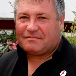 盧德維克伯席洛克 飾演 Jean-Mi