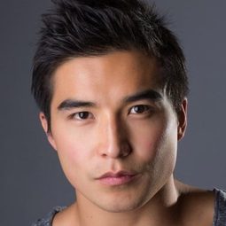 林路迪 - 八肢藝術演員 飾演Scott Schiff