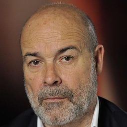 安東尼·瑞新尼斯 - Like Shooting Stars演員 飾演Presentatore