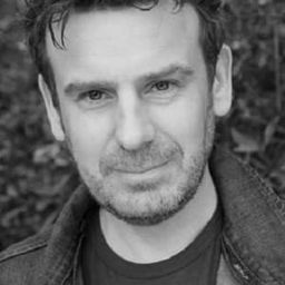 Keith Eyles 飾演 Stu Jackson