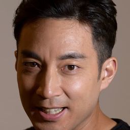 Tetsu Kayama 飾演 Naoki Akamatsu