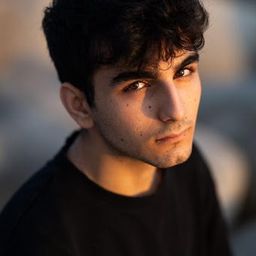 Francesco Grillo 飾演 Andrea