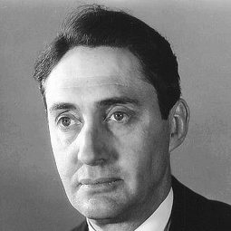 J. Frank Glendon 飾演 Robert Crandall - the Butler