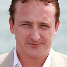 Neil Fitzmaurice 飾演 Steve