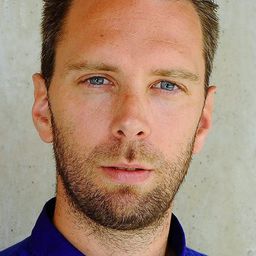 Jesper Ganslandt 飾演 Fredrik Spik