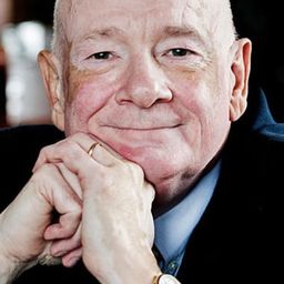 Raymond Moody 飾演 Self