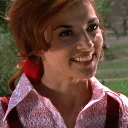 Lenore Stevens 飾演 Dr. Katherine Vernon