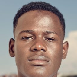 Mamadou Diallo - 巫雨戀曲演員 飾演Adama