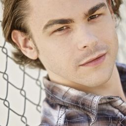 Sean Guse - 吸血家族湯普森演員 飾演Lenny