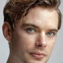 Charlie Hamblett 飾演 Opal's Assistant