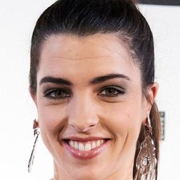 努麗亞·伊瑞若 飾演 Lili