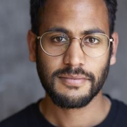 Kiroshan Naidoo 飾演 Prince