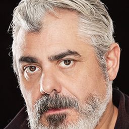 達雷爾·德席爾瓦 飾演 Konstantin