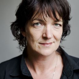 Malou Gorter 飾演 Merel Larooi-van Voorst