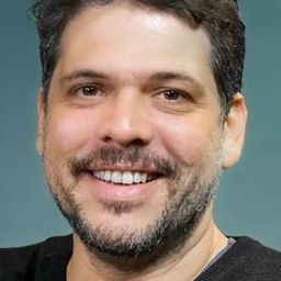 凱托·曼尼爾 飾演 Tavinho Larapia