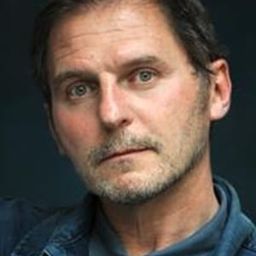 Nicolas Jouhet 飾演 L'employé des eaux