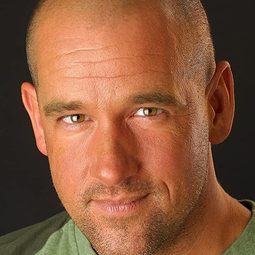 Kenneth Wayne Bradley - 逐夢美聲黃玫瑰演員 飾演Lead ICE Officer