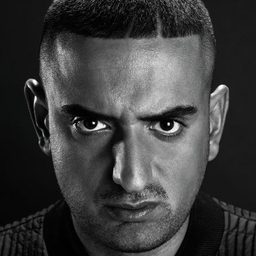 愛庫特安罕 飾演 Self