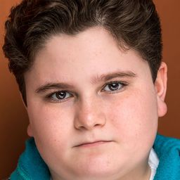 Max Malas 飾演 Jerome