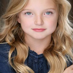 Shae Smolik 飾演 Irene