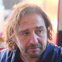 Hichem Mesbah 飾演 The Father (voice)