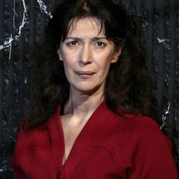 Anne Alvaro 飾演 Madame Léry