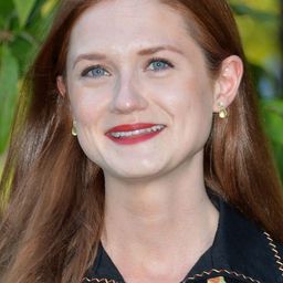 Bonnie Wright - 哈利波特：混血王子的背叛演員 飾演Ginny Weasley
