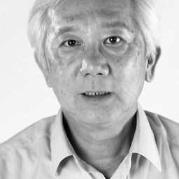 Ho Kay Tat 飾演 Self - Publisher 'The Edge'