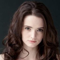 Christie Burke 飾演 Mary