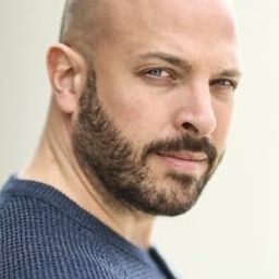 葛蘭·希爾斯 飾演 Prisoner Romanovich