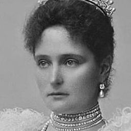 Tsarina Alexandra 飾演 Self (archive footage)