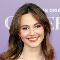 艾莉絲·阿帕托 飾演 Charlotte