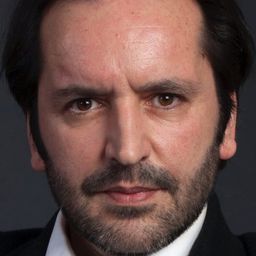 Olivier Ythier - Diplomacy演員 飾演Lieutenant Karcher