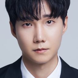 Gun Woo - 熊男演員 飾演Gang