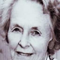 Yvonne Lawley 飾演 Alice