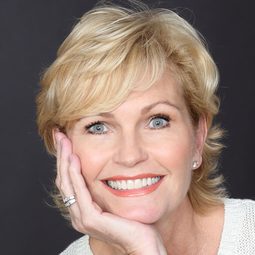 Fiona Fullerton 飾演 Pola Ivanova