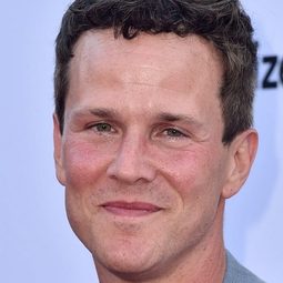 Scott Weinger 飾演 Aladdin (voice)