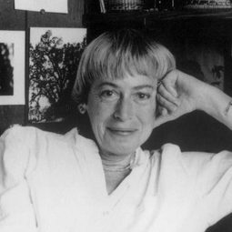 Ursula K. Le Guin 飾演 Self - Writer