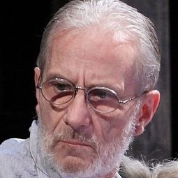 Zsolt Kovács - Portugal演員 飾演Pap