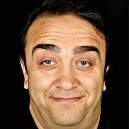 Salih Ünal - 安納托利亞故事演員 飾演Hospital Cook Hamit