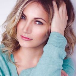 Trish Rainone 飾演 Vincent's Wife