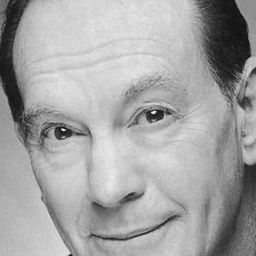 Bernie Rachelle 飾演 Chaim