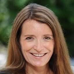 Lisa Lucas 飾演 Addie Mills