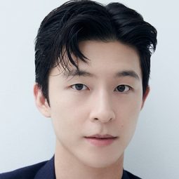 洪慶 飾演 Kim Tae-jin