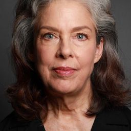 Perry Smith 飾演 Anne