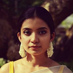 安娜·班 - Night Drive演員 飾演Riya Roy