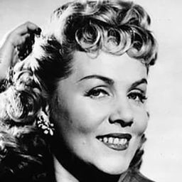 Jeannette Batti 飾演 