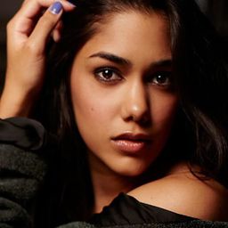 Tasie Lawrence 飾演 Sophia