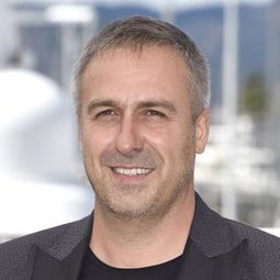 米米·布蘭斯庫 飾演 Virgil